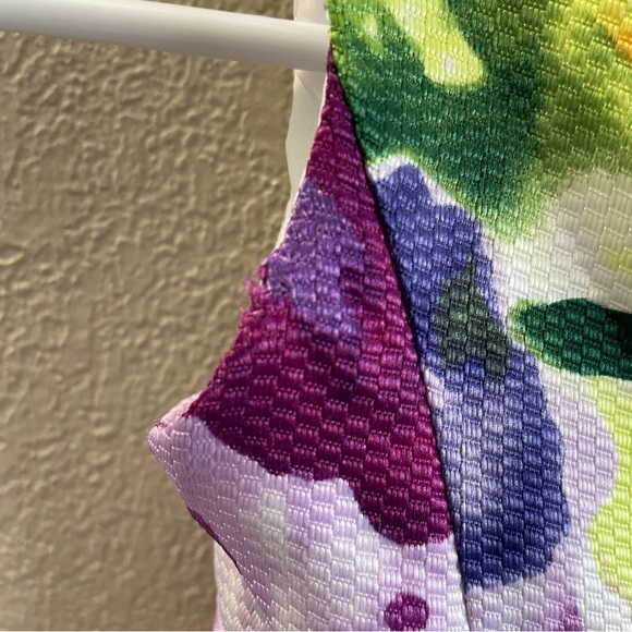 Beautiful Girls Floral Dress Size 5 - Picture 2 of 3